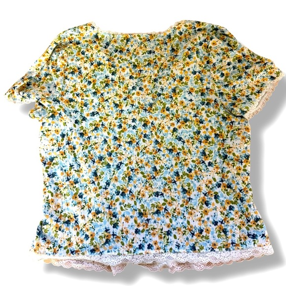 Torrid Sz. 0 (14) Super Soft Ribbed Knit‎ White Floral Crop Top EUC - Picture 2 of 8